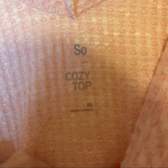 Pink Open back Sweater - Picture 3 of 3